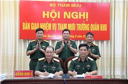 Bàn giao nhiệm vụ Tham mưu trưởng Quân khu 1